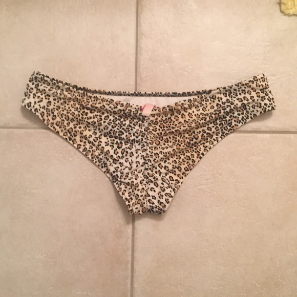 VICTORIAS SECRET cheetah/leopard bottoms - Picture 2 of 6